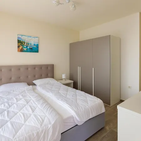 Coral Luxury