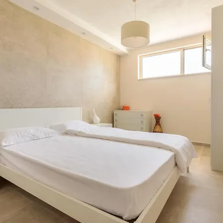 Coral Luxury