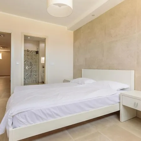 Coral Luxury Вилла Лозенец