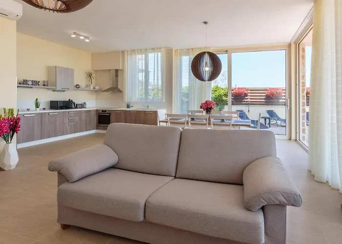 Coral Luxury * Lozenec