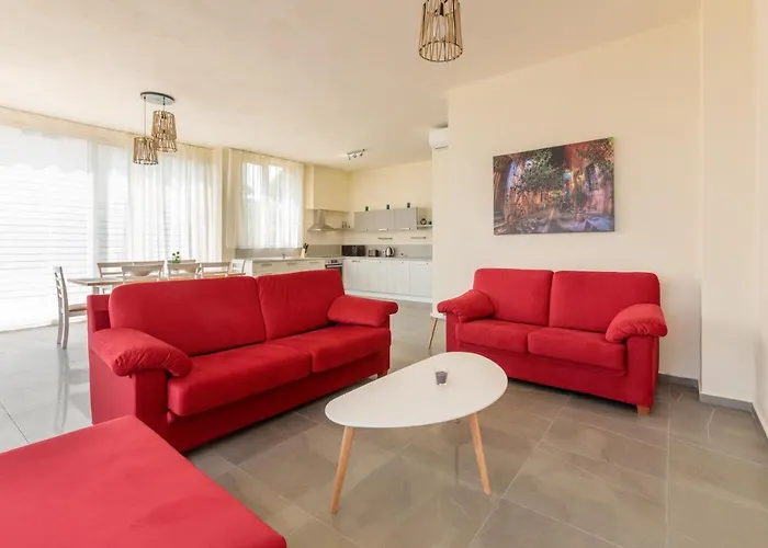 Coral Luxury Lozenec
