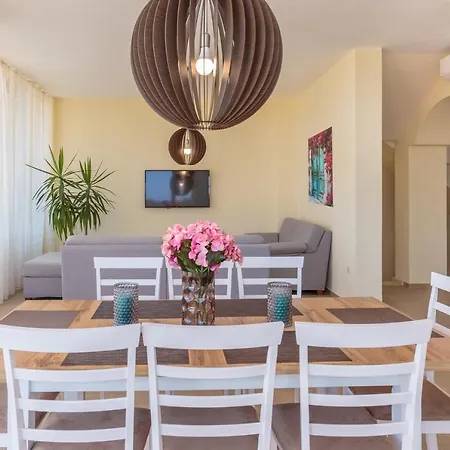 Coral Luxury Villa Lozenets