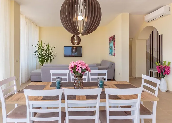 Coral Luxury Villa Lozenets